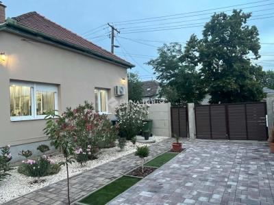 Eladó családi ház Budapest
