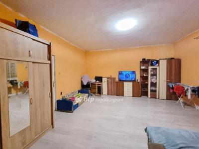 Eladó családi ház Pápa