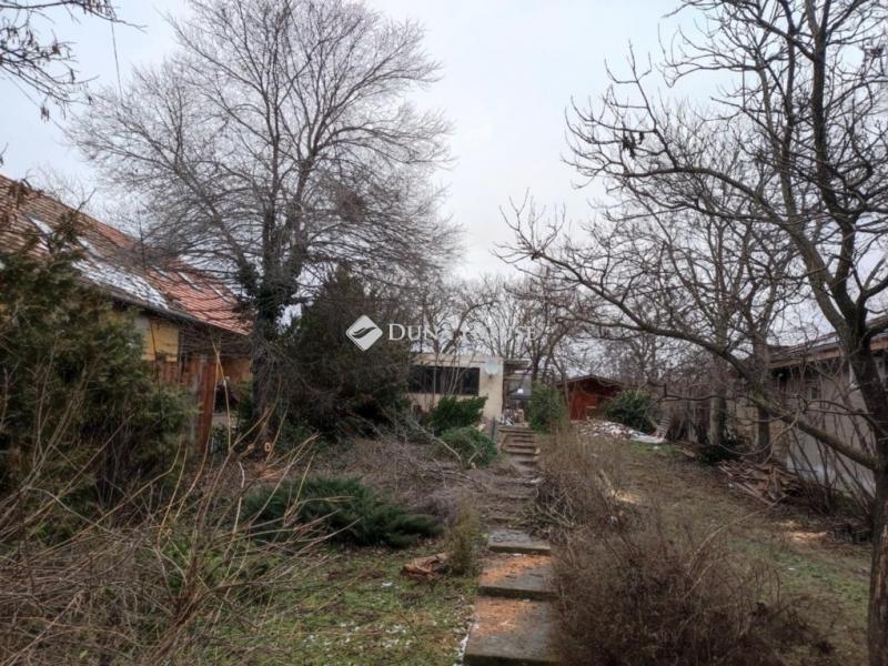 Eladó lakóövezeti telek Budapest