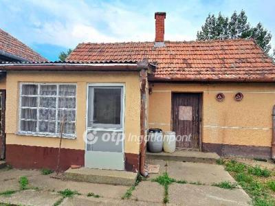 Eladó családi ház Mikepércs