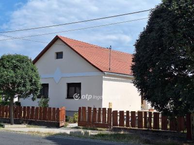 Eladó családi ház Sármellék