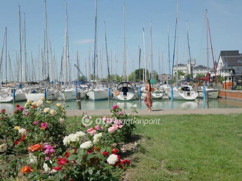 Eladó lakás Balatonkenese