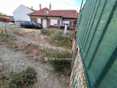 Eladó lakóövezeti telek Budapest