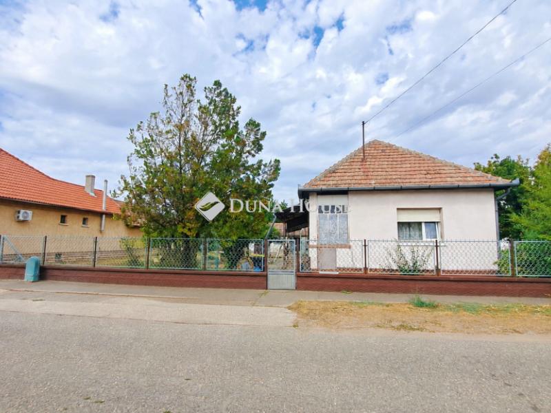 Eladó családi ház Tápiószecső