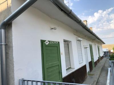 Eladó családi ház Töttös