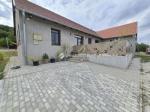 Eladó családi ház Komló