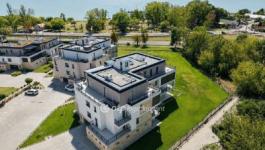 Eladó lakás Balatonkenese