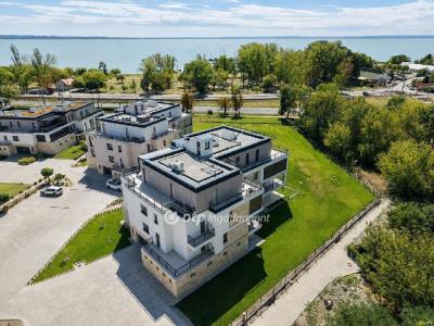 Eladó lakás Balatonkenese