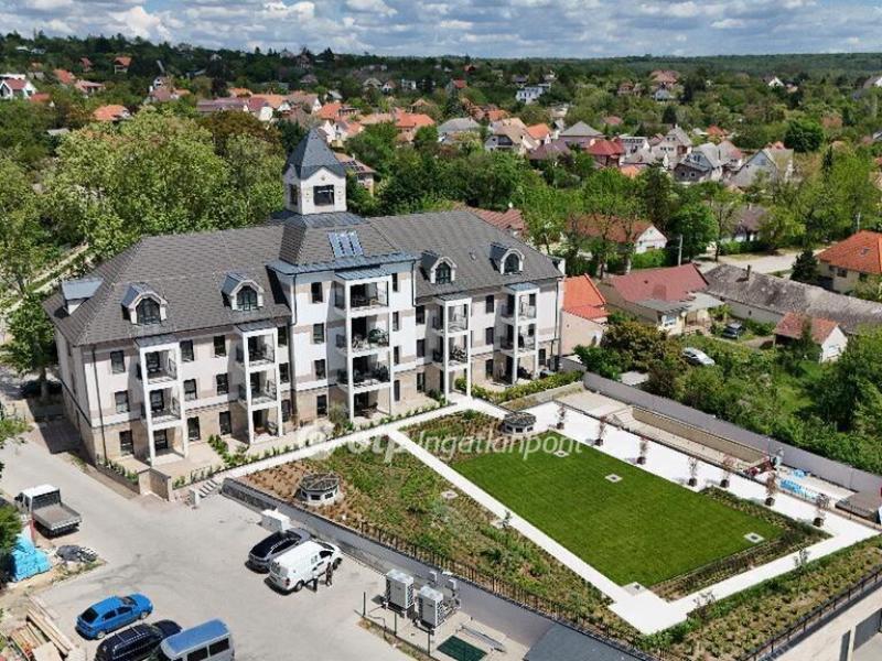 Eladó lakás Balatonkenese