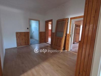 Eladó családi ház Budapest