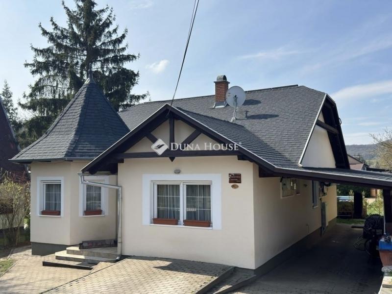 Eladó családi ház Esztergom