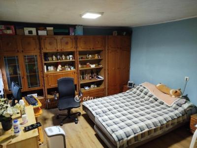 Eladó lakás Pápa