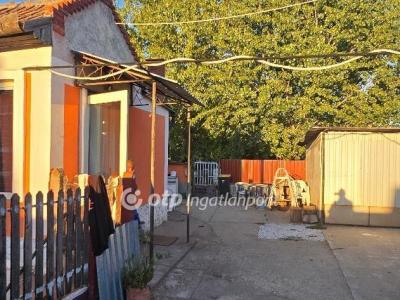 Eladó családi ház Mikepércs