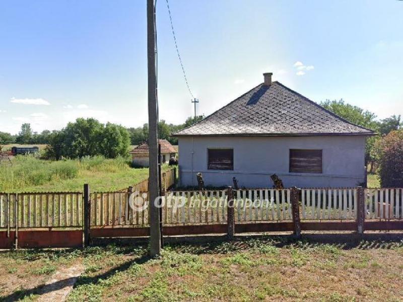 Eladó családi ház Tiszakanyár