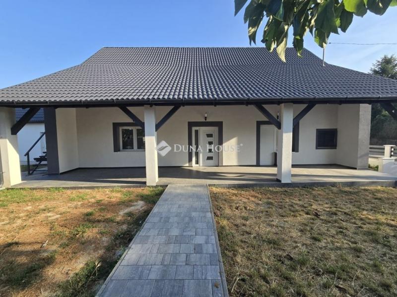 Eladó családi ház Ságvár