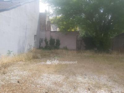 Eladó lakóövezeti telek Budapest