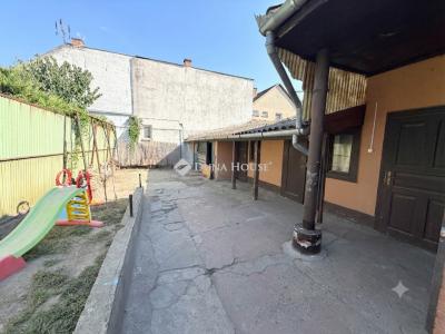 Eladó családi ház Budapest