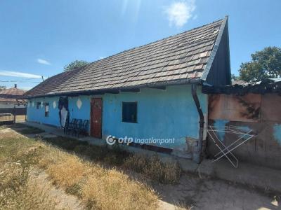 Eladó családi ház Kálló