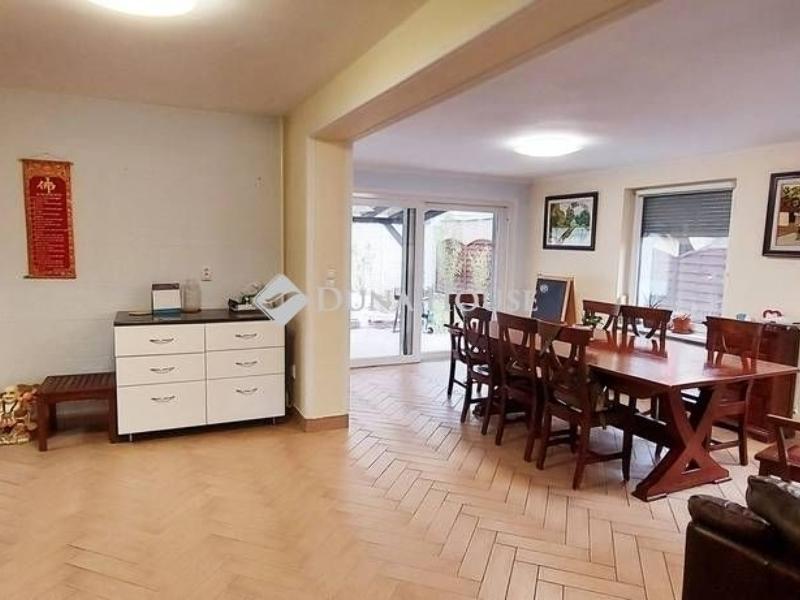 Eladó családi ház Budapest