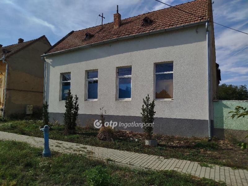 Eladó családi ház Rábacsanak