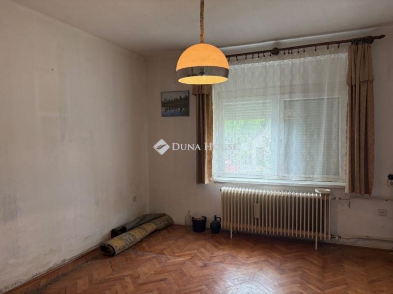 Eladó családi ház Lajoskomárom