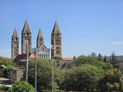 Eladó lakás Pécs
