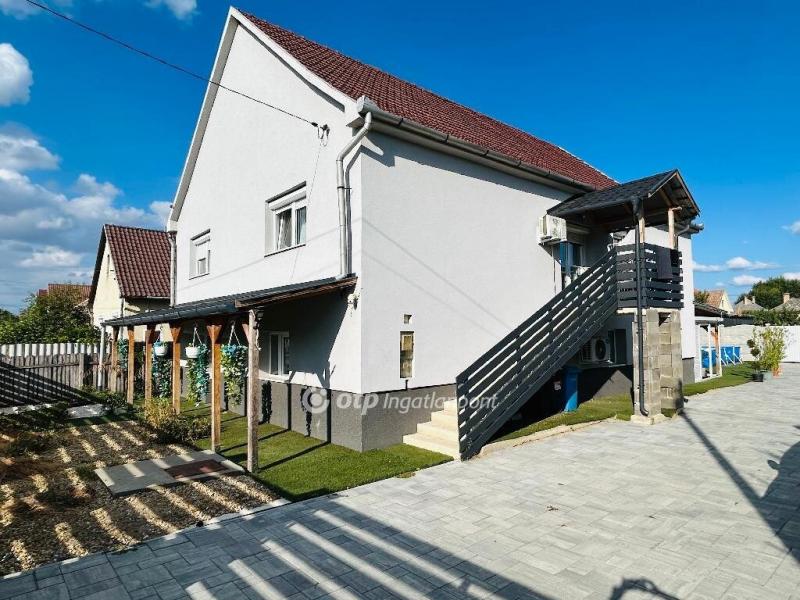 Eladó családi ház Hajdúsámson