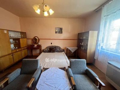 Eladó családi ház Jászapáti