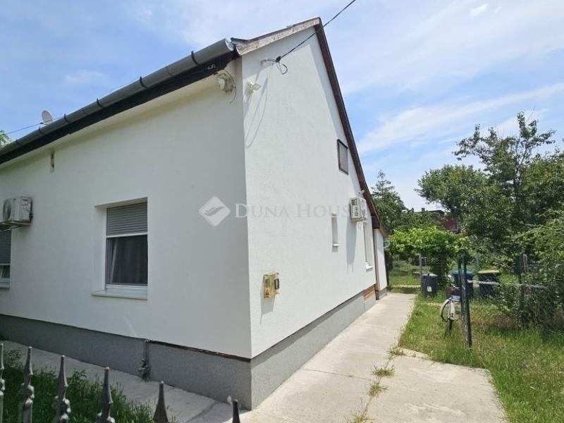 Eladó családi ház Budapest