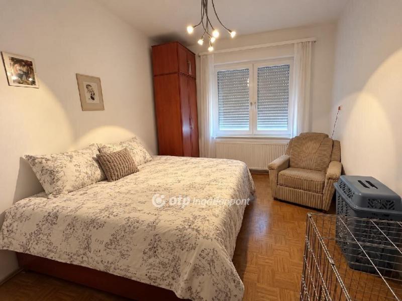 Eladó családi ház Győr