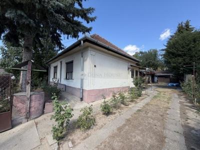 Eladó családi ház