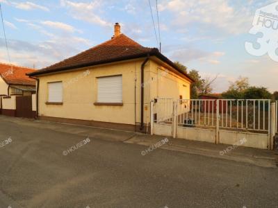 Eladó családi ház Kiskőrös