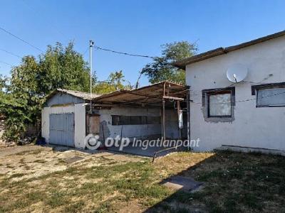 Eladó családi ház Budapest