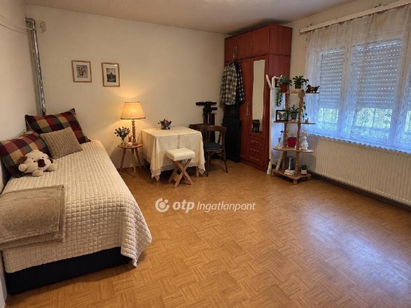Eladó családi ház Győr