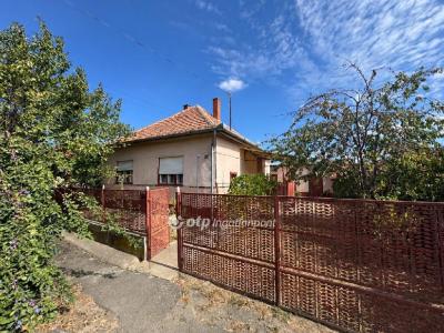 Eladó családi ház Komádi