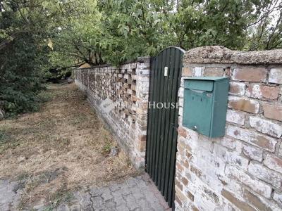 Eladó családi ház Tát