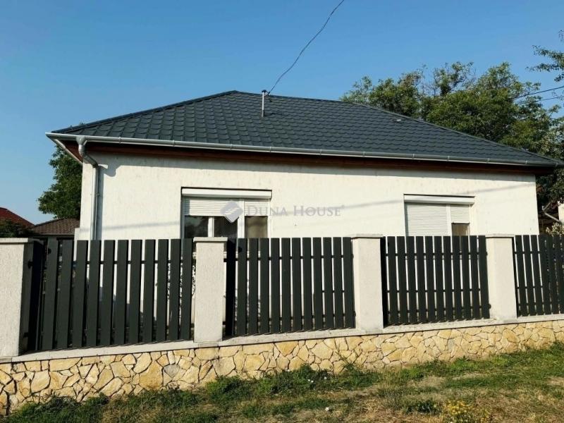 Eladó családi ház Rád