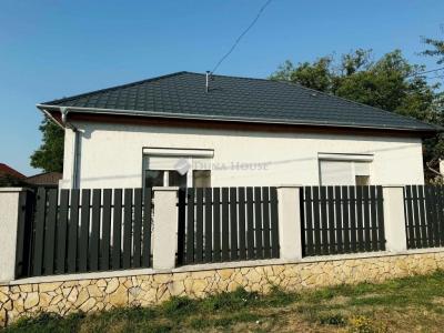 Eladó családi ház Rád
