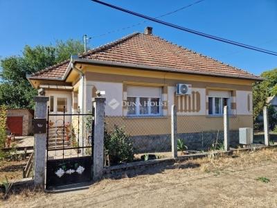 Eladó családi ház Tápiószecső