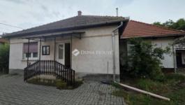 Eladó családi ház Farmos