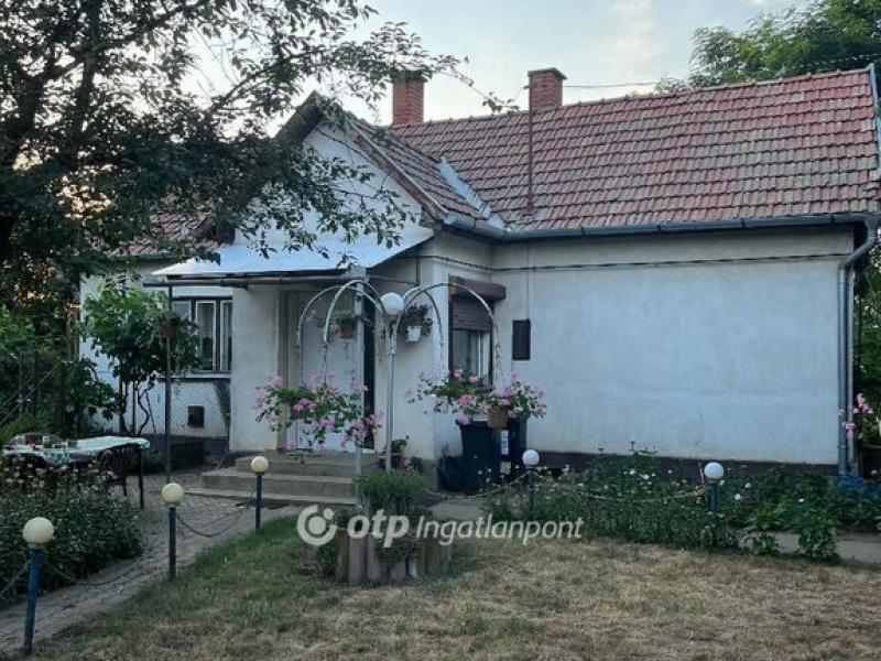 Eladó családi ház Kállósemjén