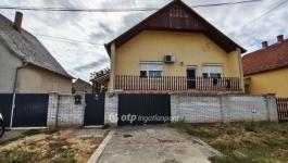 Eladó családi ház Decs