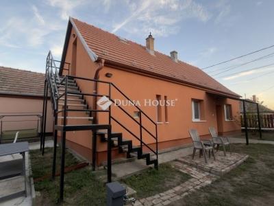 Eladó családi ház Erdőkertes
