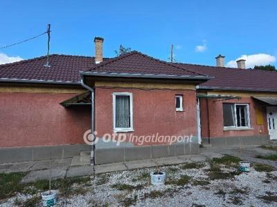 Eladó családi ház Budapest