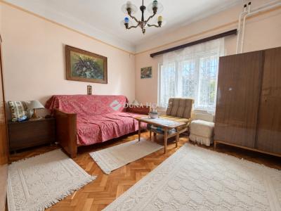 Eladó családi ház Budapest