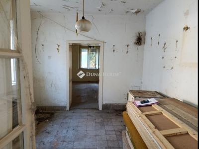 Eladó családi ház Valkó