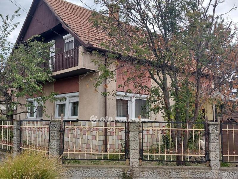 Eladó családi ház Jászkisér