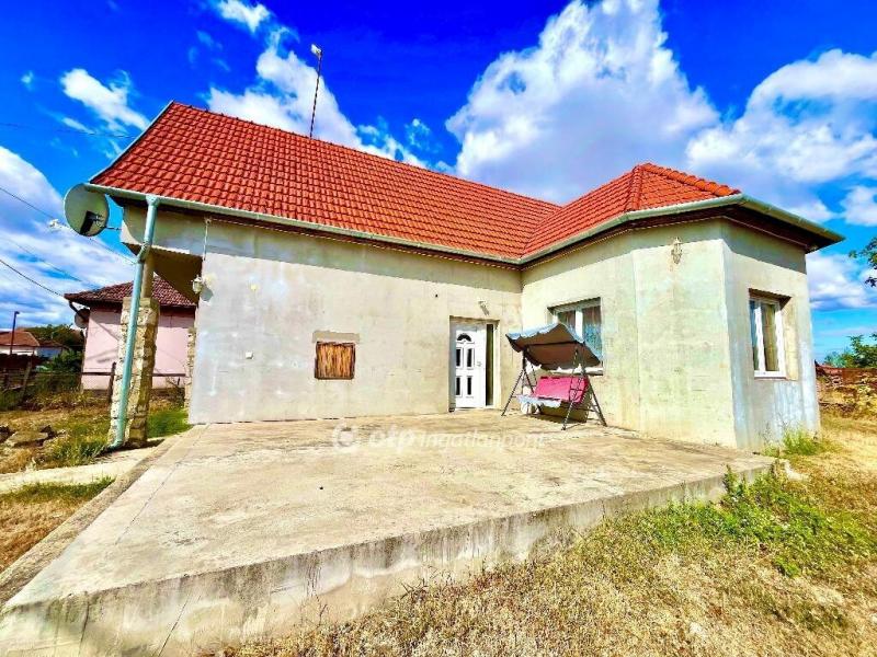 Eladó családi ház Biharnagybajom