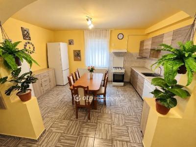Eladó családi ház Debrecen