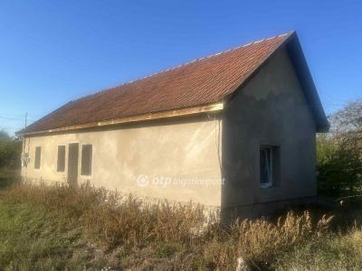 Eladó családi ház Tápiógyörgye